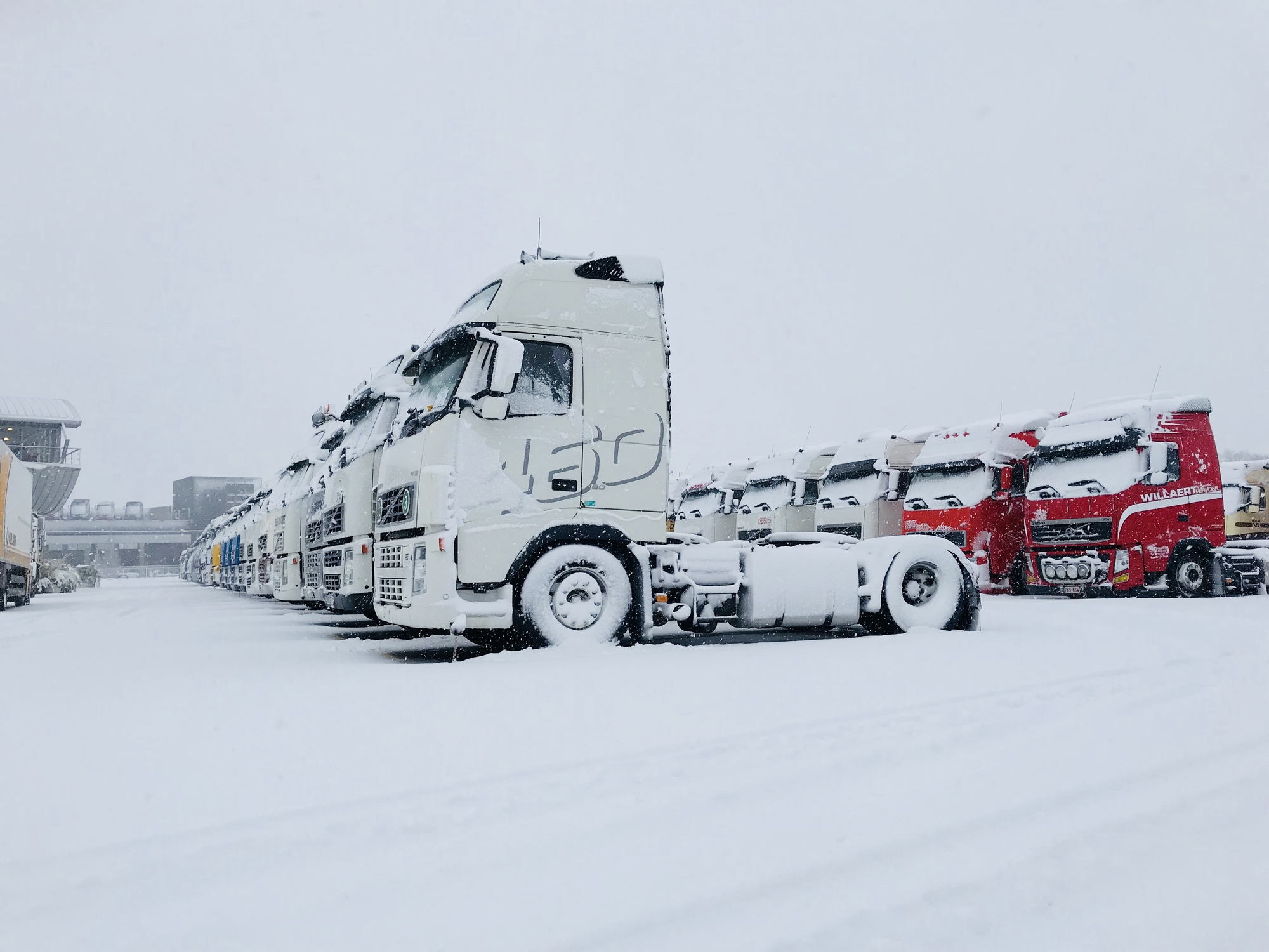 Degroote Trucks & Trailers - VOLVO Ersatzteile undefined: das Bild 10
