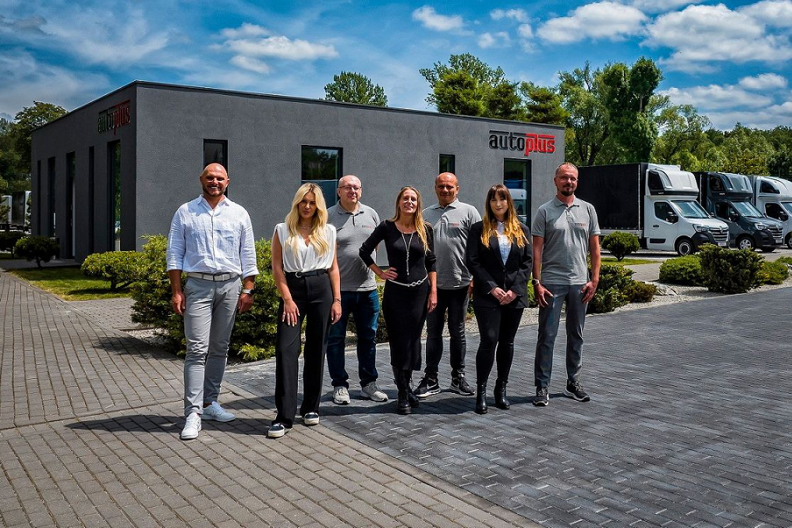 AUTO-PLUS DEALER undefined: das Bild 4