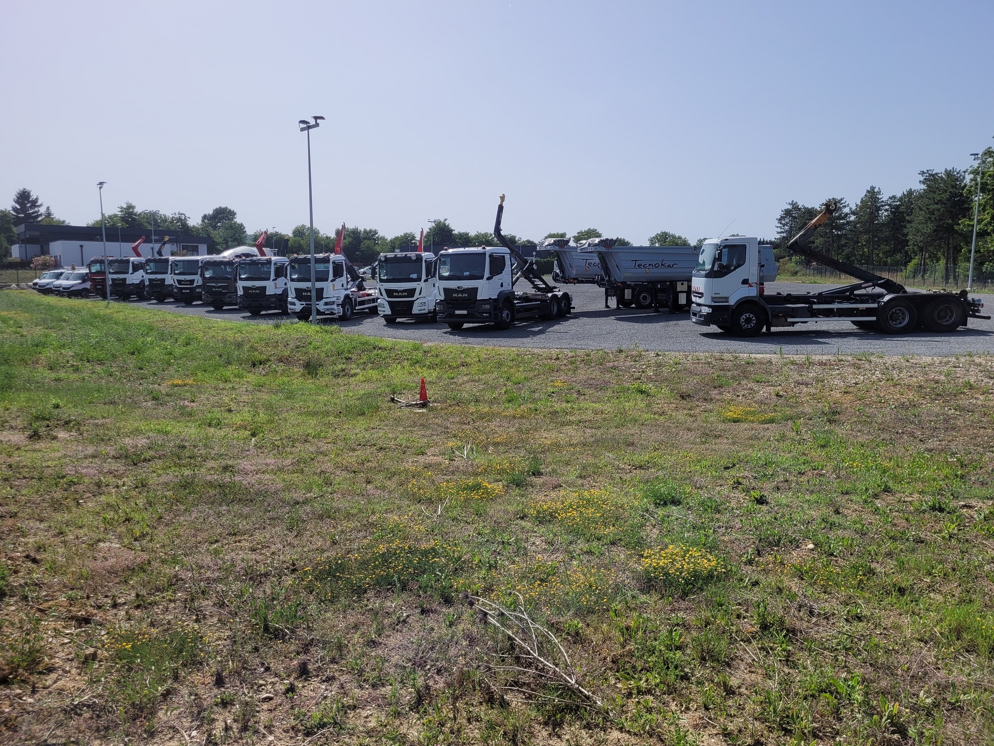 SARL AGVEHICULES undefined: das Bild 6