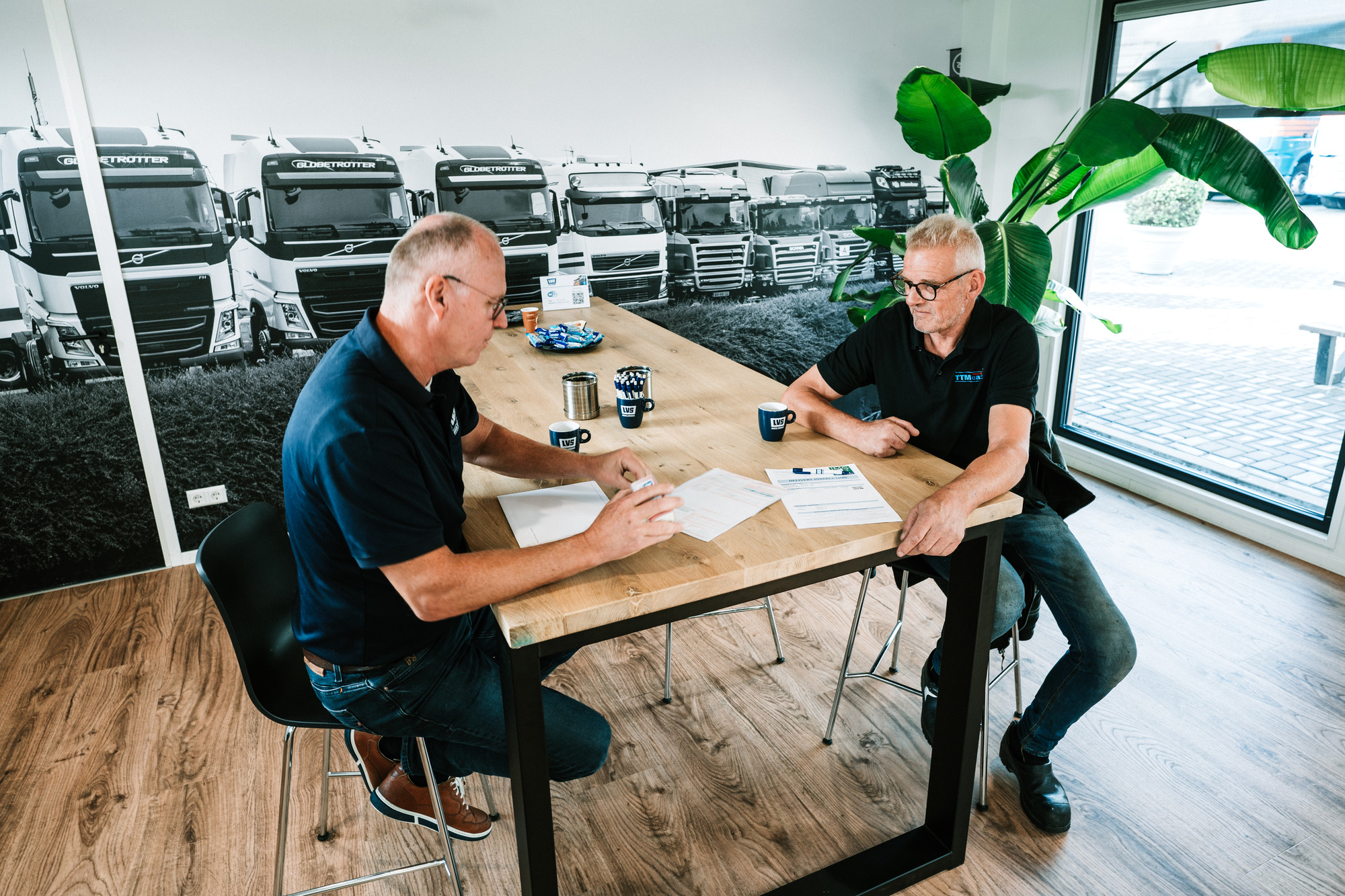 LVS Used TRUCKS - Angebote zu verkaufen undefined: das Bild 2