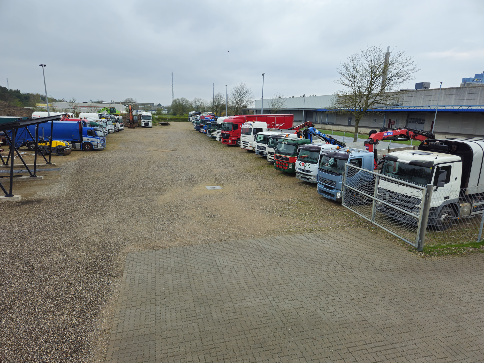 Wolther Trucks and Trading ApS - RENAULT LKW undefined: das Bild 2