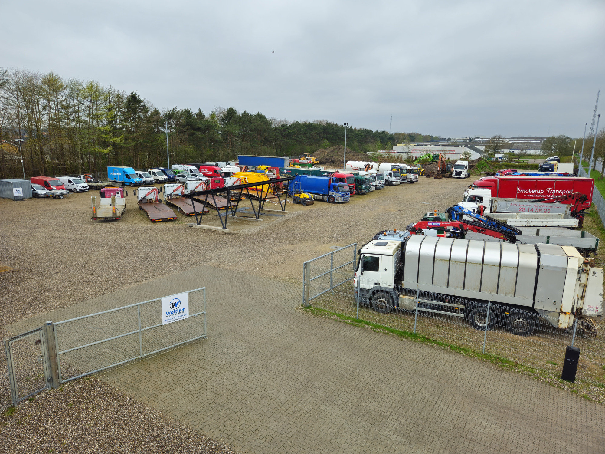Wolther Trucks and Trading ApS - RENAULT LKW undefined: das Bild 1