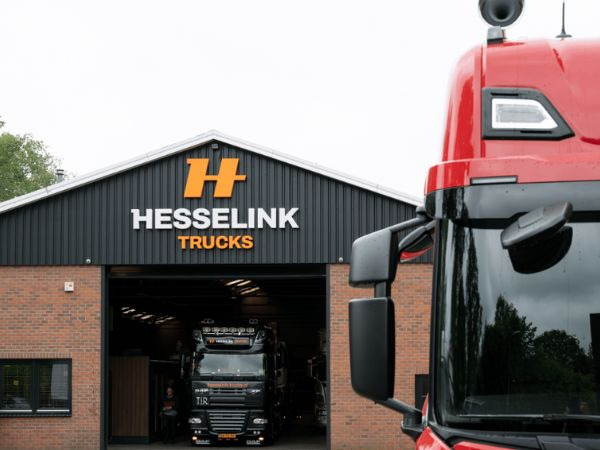 Hesselink Trucks B.V. - Angebote zu verkaufen undefined: das Bild 1
