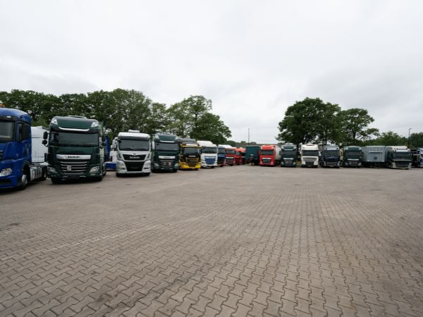 Hesselink Trucks B.V. - Angebote zu verkaufen undefined: das Bild 5