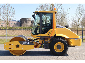 VOLVO SD75B Walzen