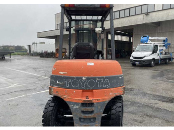 Elektrostapler Toyota 7 FBMF 40 (BATTERIA NUOVA): das Bild 4