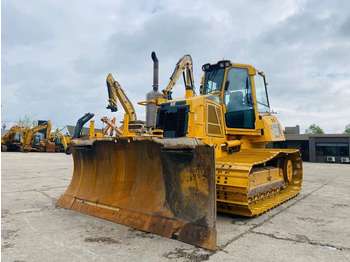 CATERPILLAR D6 Bulldozer