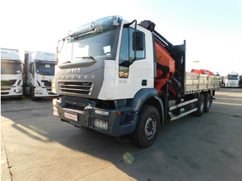 IVECO Trakker Pritsche LKW