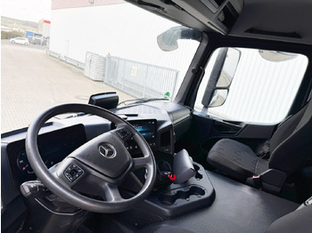 Innenraum Bild 1: Abrollkipper Mercedes-Benz Arocs 1840 L 4x2 Arocs 1840 L 4x2, MultimediaCockpit, Navi