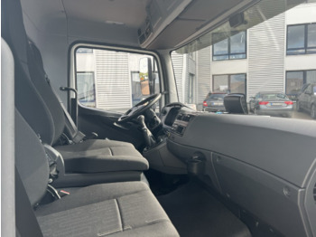 Innenraum Bild 2: Kipper Mercedes-Benz Atego 818/23 K 4x2 Atego 818/23 K 4x2, 2x AHK, Meiller-Kipper, mehrfach Vorhanden!