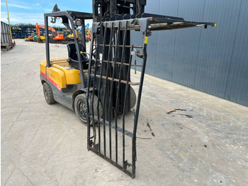 CATERPILLAR Fahrerhaus und Interieur