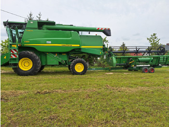 JOHN DEERE T550 Mähdrescher