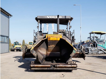 Asphaltfertiger/ Straßenfertiger VOLVO ABG 6820: das Bild 3