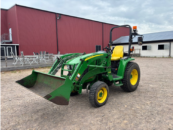 JOHN DEERE 3R Series Traktor