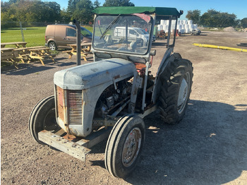 MASSEY FERGUSON Traktor