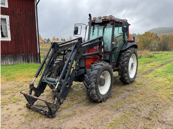 VALTRA Traktor
