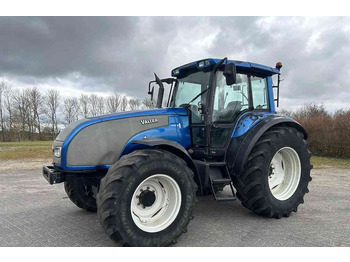 VALTRA T-series Traktor