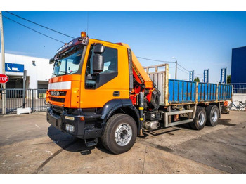 IVECO Trakker Pritsche LKW