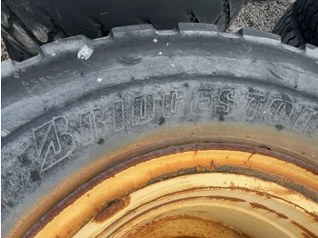 Komplettrad Bridgestone 775 /65 R29 Volvo L180 Wheels: das Bild 4