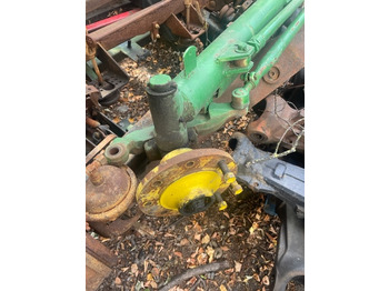 JOHN DEERE Achsschenkel