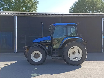 NEW HOLLAND TS Traktor