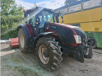 VALTRA T-series Traktor