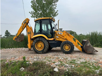 Baggerlader JCB 3CX: das Bild 2 Baggerlader JCB 3CX: das Bild 2