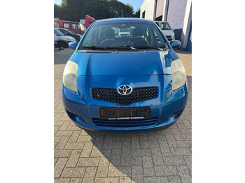 Schrägheck Toyota Yaris **PETROL-ESSENCE-AC**: das Bild 2