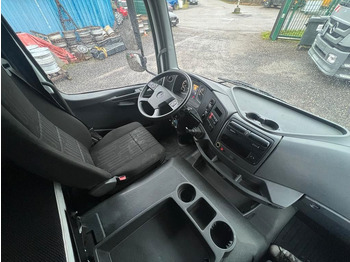 Innenraum Bild 1: Koffer LKW Mercedes-Benz 1324 4X2 Koffer Plane 6 to. Hebebühne Mercedes-Benz 1324 4X2 Koffer Plane 6 to. Hebebühne Innenraum Bild 1: Koffer LKW Mercedes-Benz 1324 4X2 Koffer Plane 6 to. Hebebühne Mercedes-Benz 1324 4X2 Koffer Plane 6 to. Hebebühne