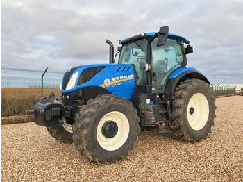 NEW HOLLAND T7 Traktor