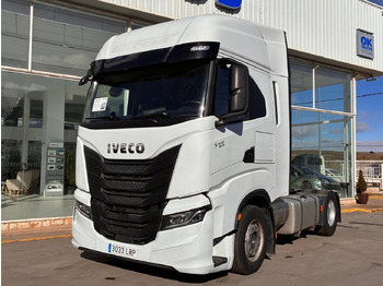IVECO Sattelzugmaschine