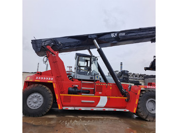 KALMAR Reach stacker