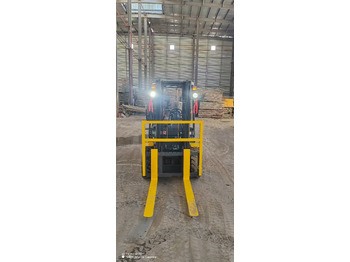Dieselstapler KOMATSU FD 30: das Bild 5