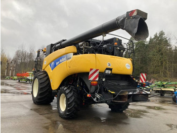 Mähdrescher New Holland CR 9090 Elevation: das Bild 5