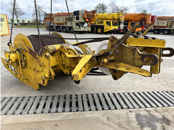 LIEBHERR Ladekran