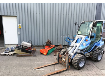 Hoflader Multione SL835 DT mini shovel lader loader + borstel+ bezem: das Bild 1