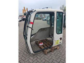 LIEBHERR Fahrerhaus und Interieur