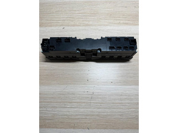 Fahrerhaus und Interieur für LKW Mercedes Actros MP4 Warnblinkschalter Bedienungspanele: das Bild 3 Fahrerhaus und Interieur für LKW Mercedes Actros MP4 Warnblinkschalter Bedienungspanele: das Bild 3