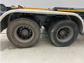 Abrollkipper DAF CF75.360 - 6x2: das Bild 4