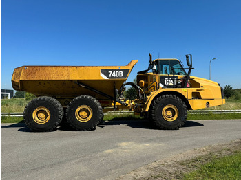 Knickgelenkter Dumper Caterpillar 740B: das Bild 5