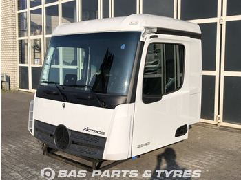 MERCEDES-BENZ Actros Fahrerhaus und Interieur