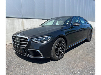 MERCEDES-BENZ Limousine