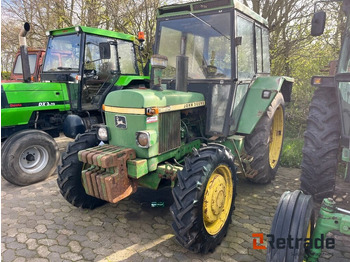 JOHN DEERE 2130 Traktor