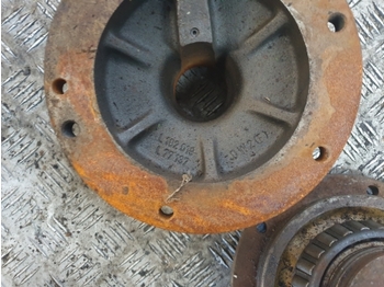 Differenzial Getriebe für Traktor John Deere 6400 Pair Of Rear Axle Differential Bearing Housing Al112560, L77137: das Bild 2