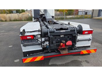 Abrollkipper Scania R520 6X4: das Bild 5