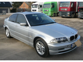 Limousine BMW Seria 3 320i: das Bild 2