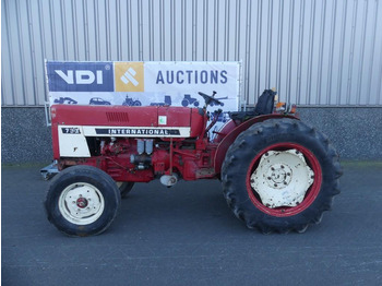 INTERNATIONAL Traktor