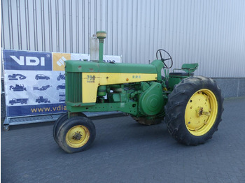 JOHN DEERE Traktor