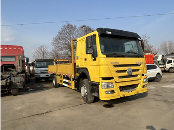 SINOTRUK HOWO Koffer LKW