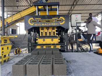 Betonsteinmaschine